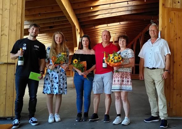 Ehrung erfolgreiche Kunstradfahrer und Trainer-Familie Zähringer