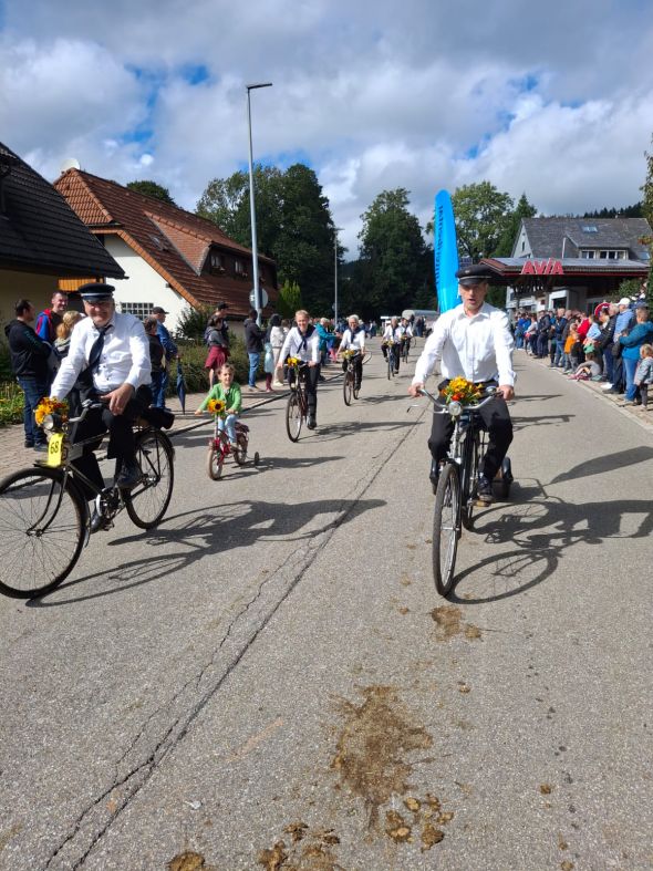 Umzugsgruppe 68 in Bewegung Umzugsgruppe 68 in Bewegung